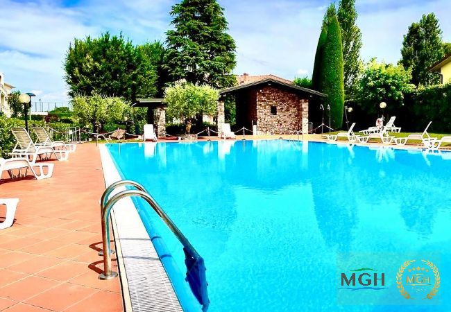 Ferienwohnung in Sirmione - MGH Porto Deluxe Apartment Ferienwohnung in Sirmione - MGH Porto Deluxe Apartment