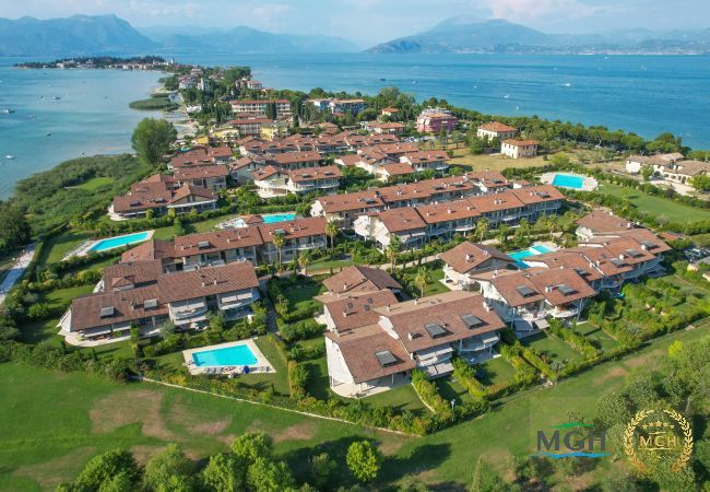Ferienwohnung in Sirmione - Caesar Sirmione Luxury Apartment F15 Ferienwohnung in Sirmione - Caesar Sirmione Luxury Apartment F15