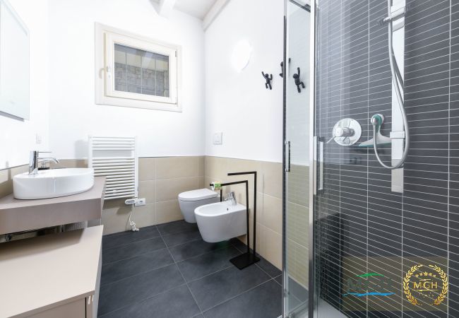 Ferienwohnung in Sirmione - Caesar Sirmione Luxury Apartment F15 Ferienwohnung in Sirmione - Caesar Sirmione Luxury Apartment F15