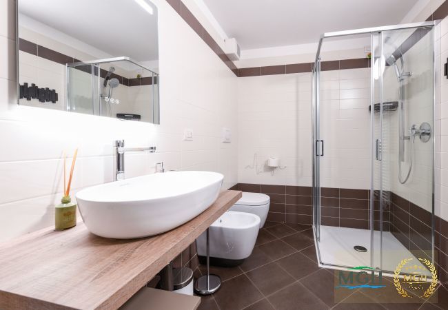 Ferienwohnung in Sirmione - Caesar Sirmione Luxury Apartment F15 Ferienwohnung in Sirmione - Caesar Sirmione Luxury Apartment F15