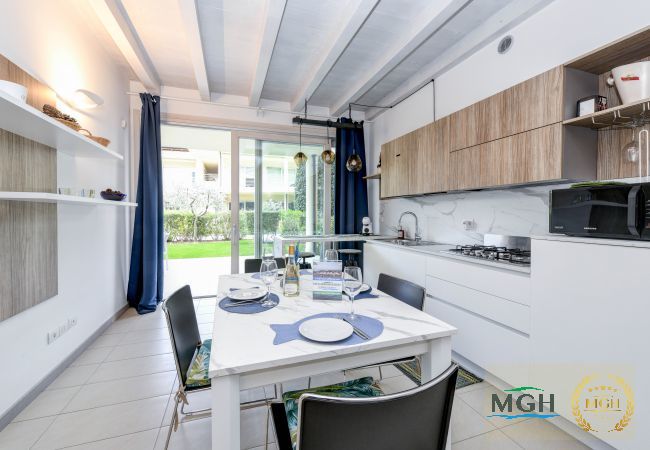 Ferienwohnung in Sirmione - Caesar Sirmione Luxury Apartment F15 Ferienwohnung in Sirmione - Caesar Sirmione Luxury Apartment F15