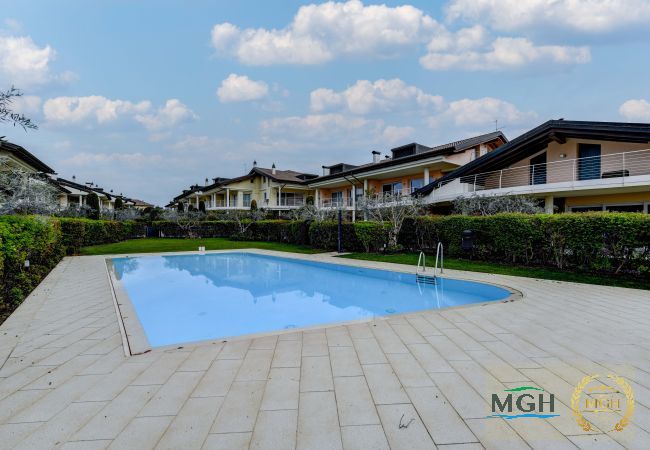 Ferienwohnung in Sirmione - Caesar Sirmione Luxury Apartment F15 Ferienwohnung in Sirmione - Caesar Sirmione Luxury Apartment F15