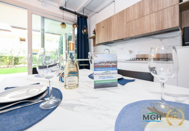 Ferienwohnung in Sirmione - Caesar Sirmione Luxury Apartment F15 Ferienwohnung in Sirmione - Caesar Sirmione Luxury Apartment F15