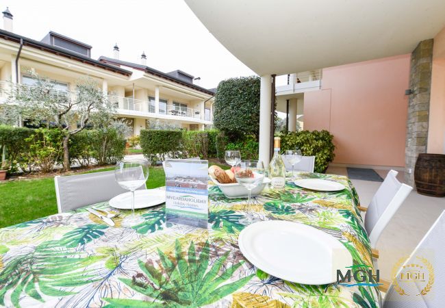 Ferienwohnung in Sirmione - Caesar Sirmione Luxury Apartment F15 Ferienwohnung in Sirmione - Caesar Sirmione Luxury Apartment F15