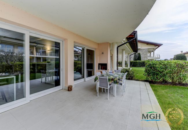 Ferienwohnung in Sirmione - Caesar Sirmione Luxury Apartment F15 Ferienwohnung in Sirmione - Caesar Sirmione Luxury Apartment F15