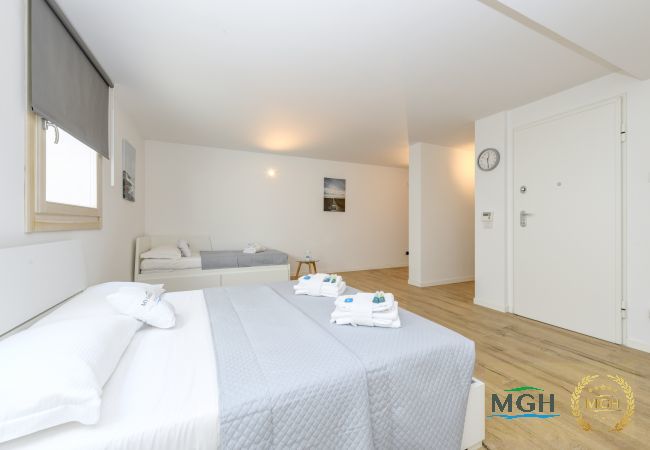 Ferienwohnung in Sirmione - Caesar Sirmione Luxury Apartment C01 Ferienwohnung in Sirmione - Caesar Sirmione Luxury Apartment C01