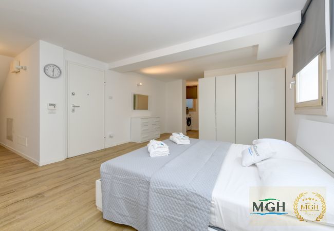 Ferienwohnung in Sirmione - Caesar Sirmione Luxury Apartment C01 Ferienwohnung in Sirmione - Caesar Sirmione Luxury Apartment C01