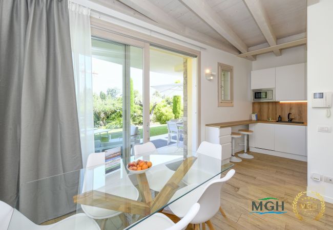 Ferienwohnung in Sirmione - Caesar Sirmione Luxury Apartment C01 Ferienwohnung in Sirmione - Caesar Sirmione Luxury Apartment C01