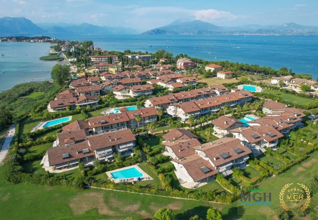 Ferienwohnung in Sirmione - Caesar Sirmione Luxury Apartment C01 Ferienwohnung in Sirmione - Caesar Sirmione Luxury Apartment C01