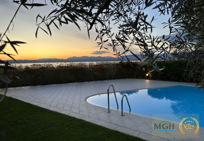 Ferienwohnung in Sirmione - Caesar Sirmione Luxury Apartment C01 Ferienwohnung in Sirmione - Caesar Sirmione Luxury Apartment C01