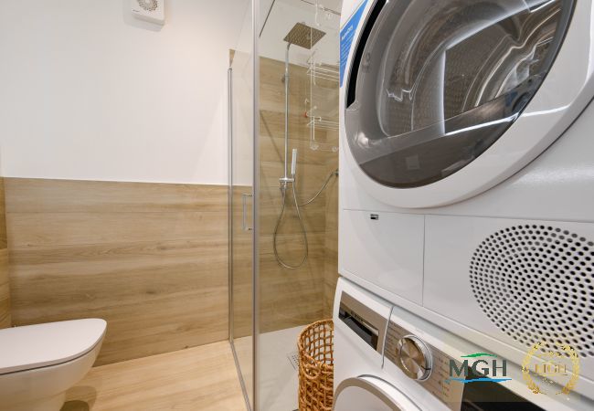 Ferienwohnung in Desenzano del Garda - MGH Luxury - Vivere il Lago C05 Ferienwohnung in Desenzano del Garda - MGH Luxury - Vivere il Lago C05