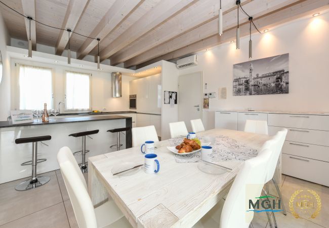 Chalet in Peschiera del Garda - MGH Luxury - Villa Marlene Chalet in Peschiera del Garda - MGH Luxury - Villa Marlene