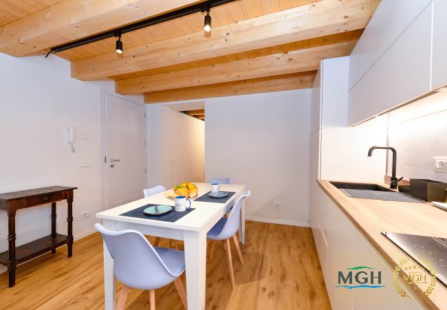 Ferienwohnung in Brenzone - Charm Lakefront Apartment La Corte MGH Ferienwohnung in Brenzone - Charm Lakefront Apartment La Corte MGH