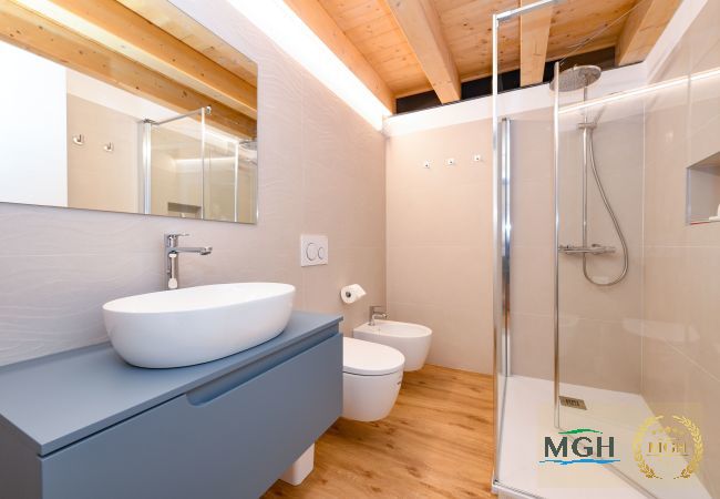 Ferienwohnung in Brenzone - Charm Lakefront Apartment La Corte MGH Ferienwohnung in Brenzone - Charm Lakefront Apartment La Corte MGH