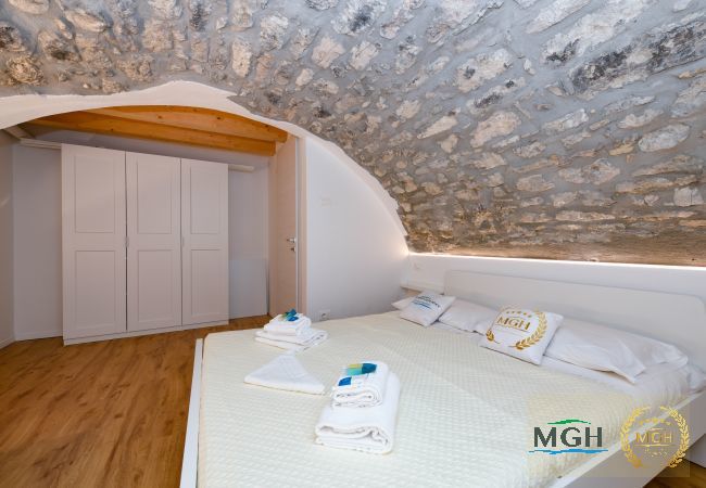 Ferienwohnung in Brenzone - Charm Lakefront Apartment La Corte MGH Ferienwohnung in Brenzone - Charm Lakefront Apartment La Corte MGH