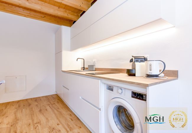 Ferienwohnung in Brenzone - Charm Lakefront Apartment L’isola MGH Ferienwohnung in Brenzone - Charm Lakefront Apartment L’isola MGH