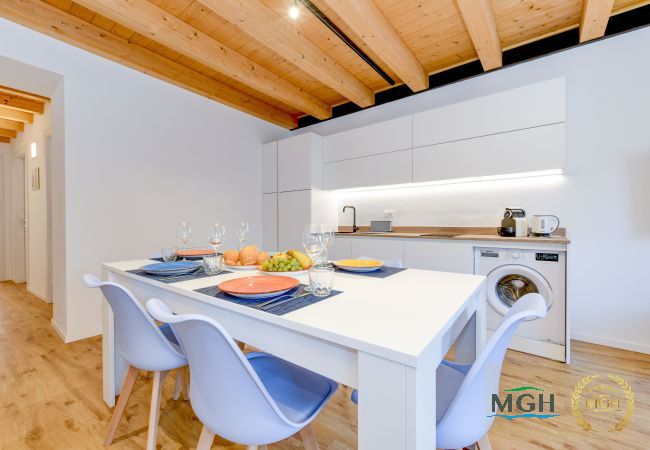 Ferienwohnung in Brenzone - Charm Lakefront Apartment L’isola MGH Ferienwohnung in Brenzone - Charm Lakefront Apartment L’isola MGH