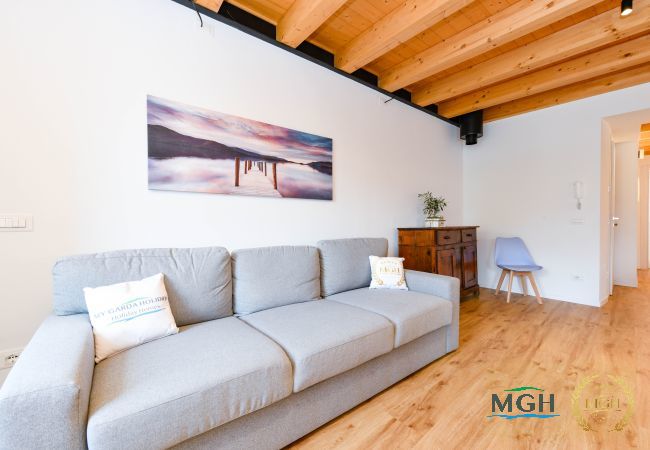 Ferienwohnung in Brenzone - Charm Lakefront Apartment L’isola MGH Ferienwohnung in Brenzone - Charm Lakefront Apartment L’isola MGH