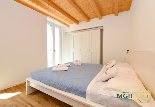 Ferienwohnung in Brenzone - Charm Lakefront Apartment L’isola MGH Ferienwohnung in Brenzone - Charm Lakefront Apartment L’isola MGH