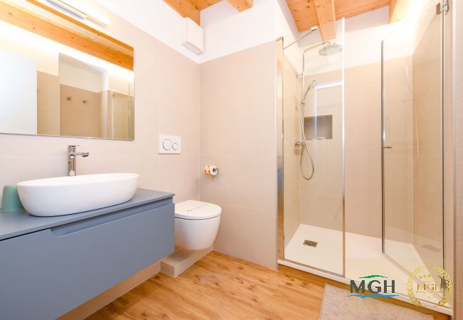 Ferienwohnung in Brenzone - Charm Lakefront Apartment L’isola MGH Ferienwohnung in Brenzone - Charm Lakefront Apartment L’isola MGH