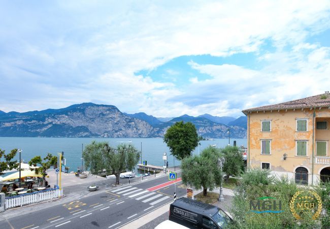 Ferienwohnung in Brenzone - Charm Lakefront Apartment L’isola MGH Ferienwohnung in Brenzone - Charm Lakefront Apartment L’isola MGH