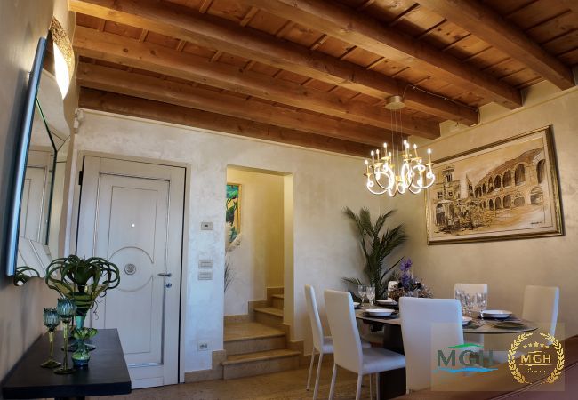 Ferienwohnung in Verona - MGH Luxury - Romeo’s Penthouse Verona Ferienwohnung in Verona - MGH Luxury - Romeo’s Penthouse Verona