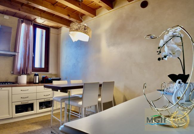 Ferienwohnung in Verona - MGH Luxury - Romeo’s Penthouse Verona Ferienwohnung in Verona - MGH Luxury - Romeo’s Penthouse Verona