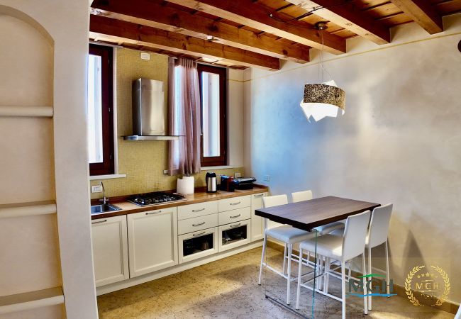 Ferienwohnung in Verona - MGH Luxury - Romeo’s Penthouse Verona Ferienwohnung in Verona - MGH Luxury - Romeo’s Penthouse Verona