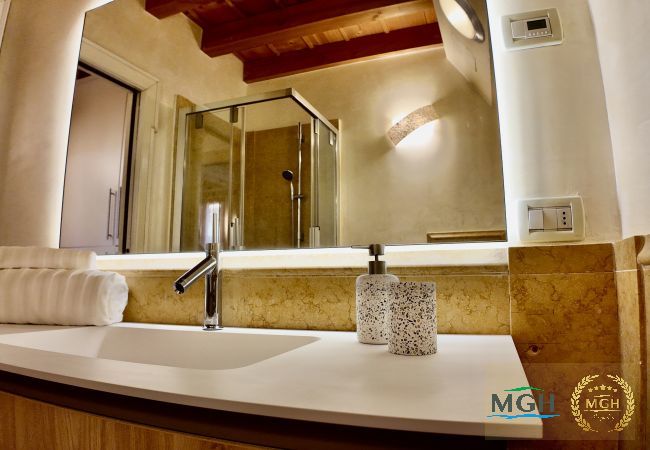 Ferienwohnung in Verona - MGH Luxury - Romeo’s Penthouse Verona Ferienwohnung in Verona - MGH Luxury - Romeo’s Penthouse Verona