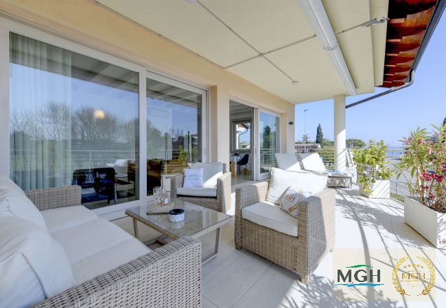 Ferienwohnung in Sirmione - Caesar Sirmione Luxury Apartment M14 Ferienwohnung in Sirmione - Caesar Sirmione Luxury Apartment M14