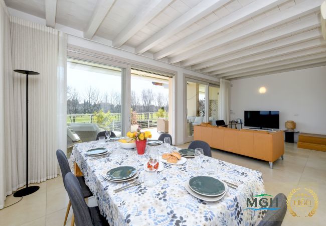 Ferienwohnung in Sirmione - Caesar Sirmione Luxury Apartment M14 Ferienwohnung in Sirmione - Caesar Sirmione Luxury Apartment M14