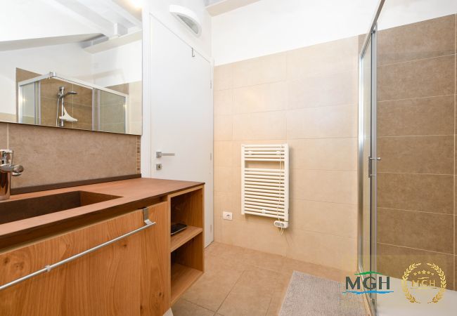 Ferienwohnung in Sirmione - Caesar Sirmione Luxury Apartment M14 Ferienwohnung in Sirmione - Caesar Sirmione Luxury Apartment M14