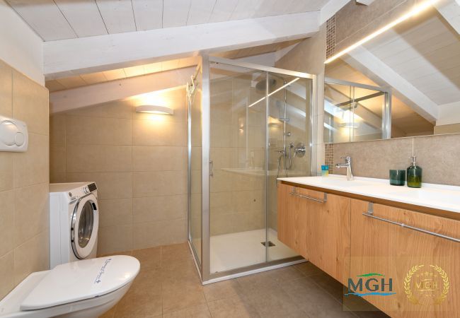 Ferienwohnung in Sirmione - Caesar Sirmione Luxury Apartment M14 Ferienwohnung in Sirmione - Caesar Sirmione Luxury Apartment M14