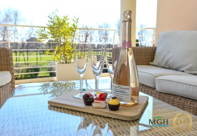 Ferienwohnung in Sirmione - Caesar Sirmione Luxury Apartment M14 Ferienwohnung in Sirmione - Caesar Sirmione Luxury Apartment M14