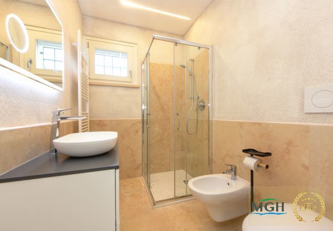 Chalet in Bardolino - MGH Luxury- Villa Panorama Chalet in Bardolino - MGH Luxury- Villa Panorama