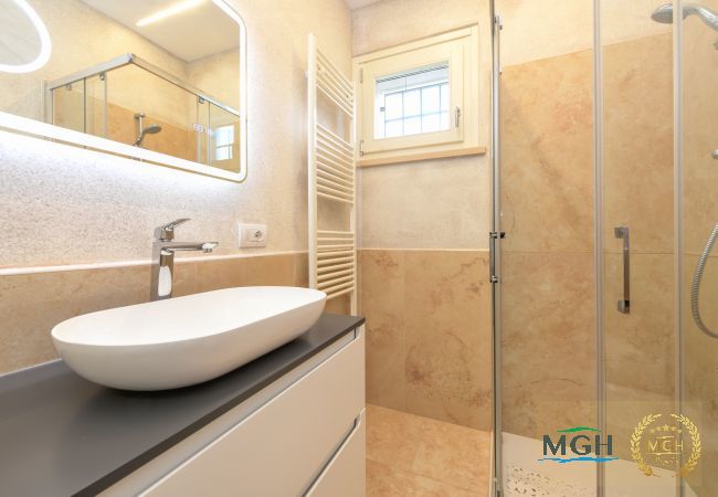 Chalet in Bardolino - MGH Luxury- Villa Panorama Chalet in Bardolino - MGH Luxury- Villa Panorama