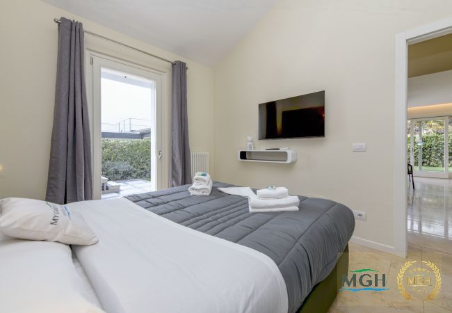 Chalet in Bardolino - MGH Luxury- Villa Panorama Chalet in Bardolino - MGH Luxury- Villa Panorama