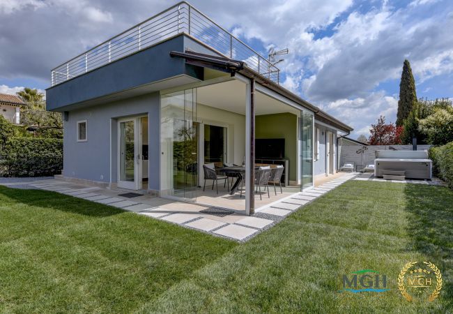 Chalet in Bardolino - MGH Luxury- Villa Panorama Chalet in Bardolino - MGH Luxury- Villa Panorama