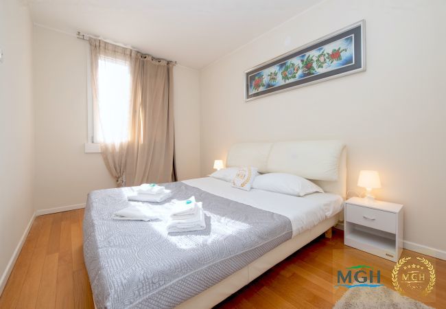 Ferienwohnung in Peschiera del Garda - MGH Luxury -Residenza La Perla Peschiera Lakefront Ferienwohnung in Peschiera del Garda - MGH Luxury -Residenza La Perla Peschiera Lakefront