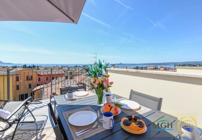 Ferienwohnung in Toscolano-Maderno - Palazzo Garda - Lakeview Penthouse 5 Ferienwohnung in Toscolano-Maderno - Palazzo Garda - Lakeview Penthouse 5