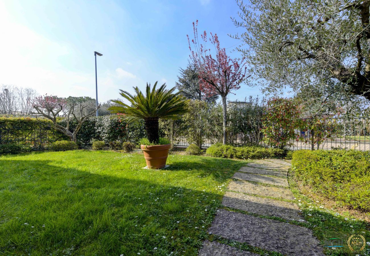 Ferienwohnung in Sirmione - MGH Family Stay - Acquarius Resort Lake Front