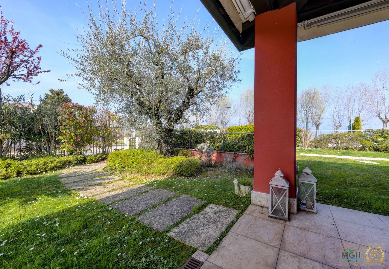 Ferienwohnung in Sirmione - MGH Family Stay - Acquarius Resort Lake Front