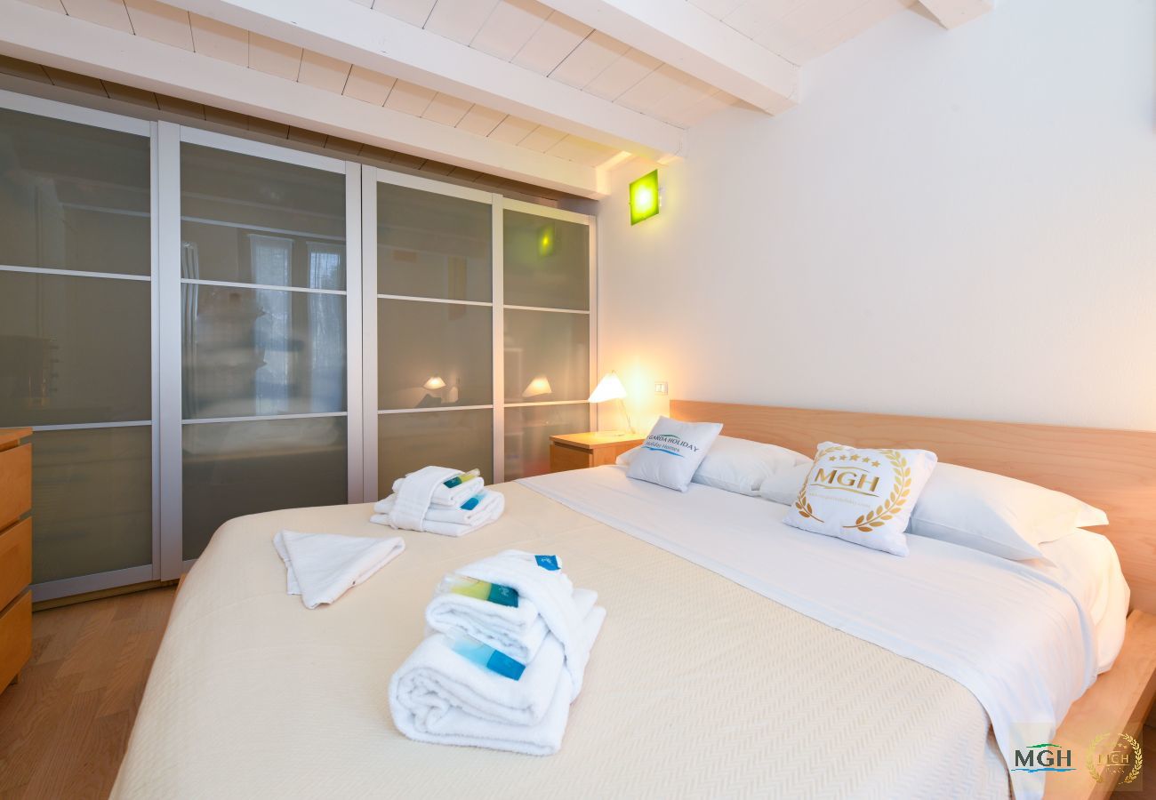 Ferienwohnung in Sirmione - MGH Family Stay - Acquarius Resort Lake Front