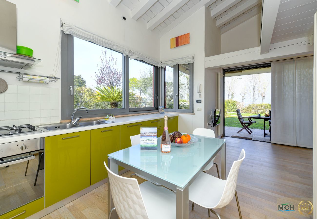 Ferienwohnung in Sirmione - MGH Family Stay - Acquarius Resort Lake Front