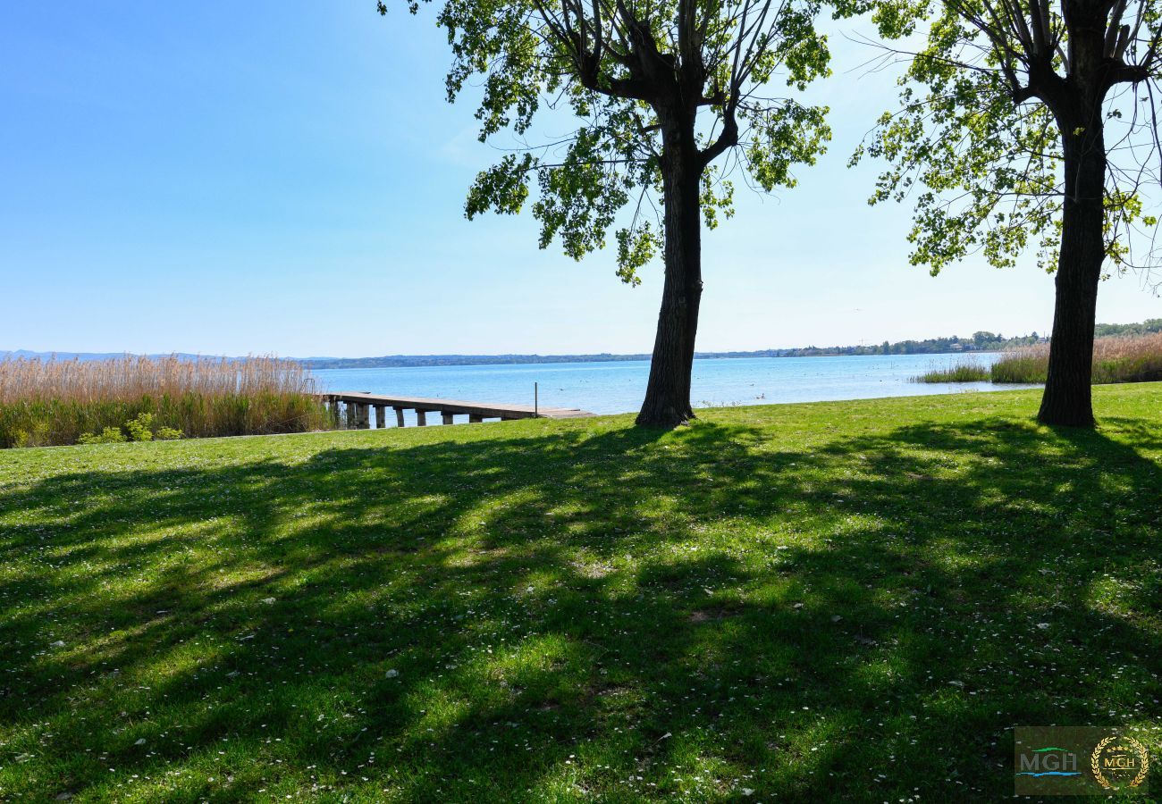 Ferienwohnung in Sirmione - MGH Family Stay - Acquarius Resort Lake Front