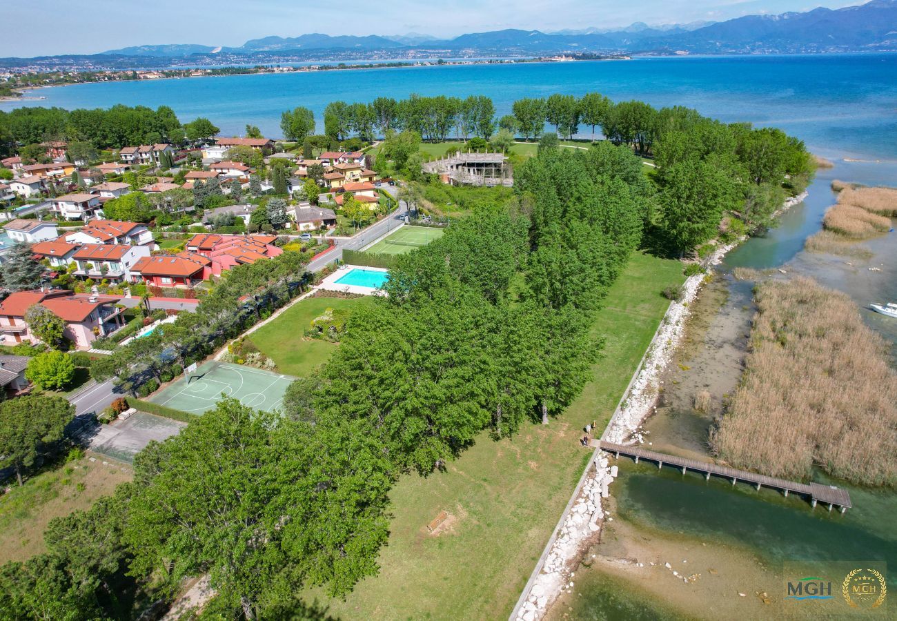 Ferienwohnung in Sirmione - MGH Family Stay - Acquarius Resort Lake Front