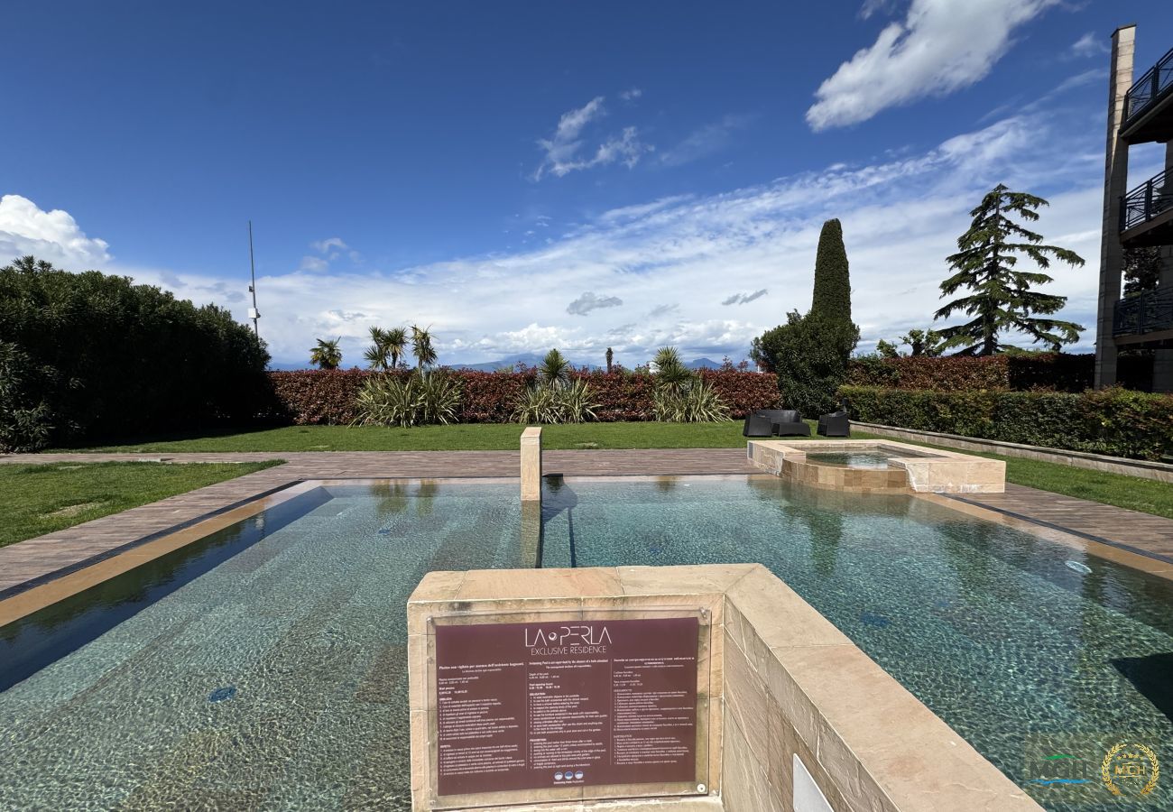 Ferienwohnung in Peschiera del Garda - MGH Luxury -Residenza La Perla Peschiera Lakefront