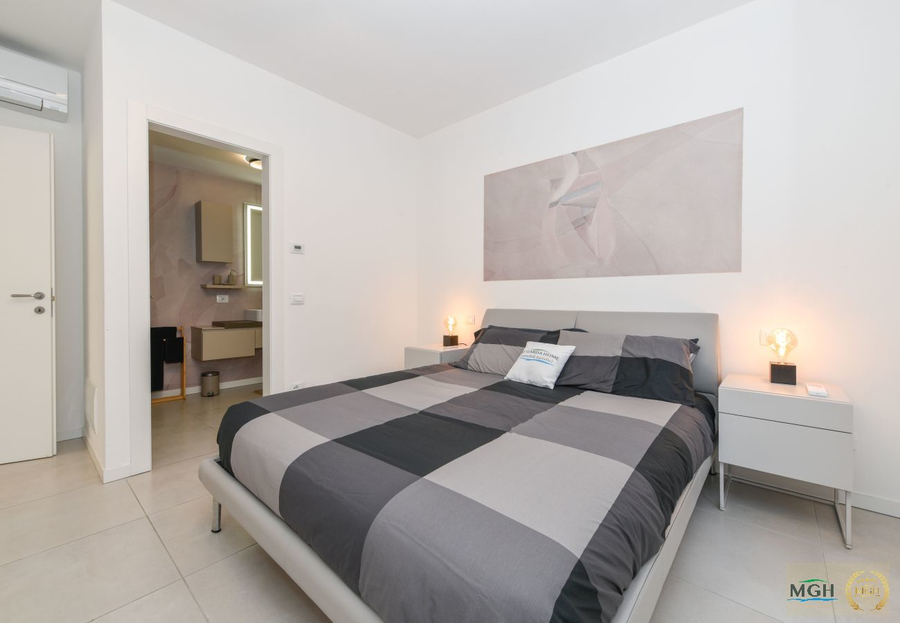 Ferienwohnung in Desenzano del Garda - MGH- Grace Apartment Katya Resort