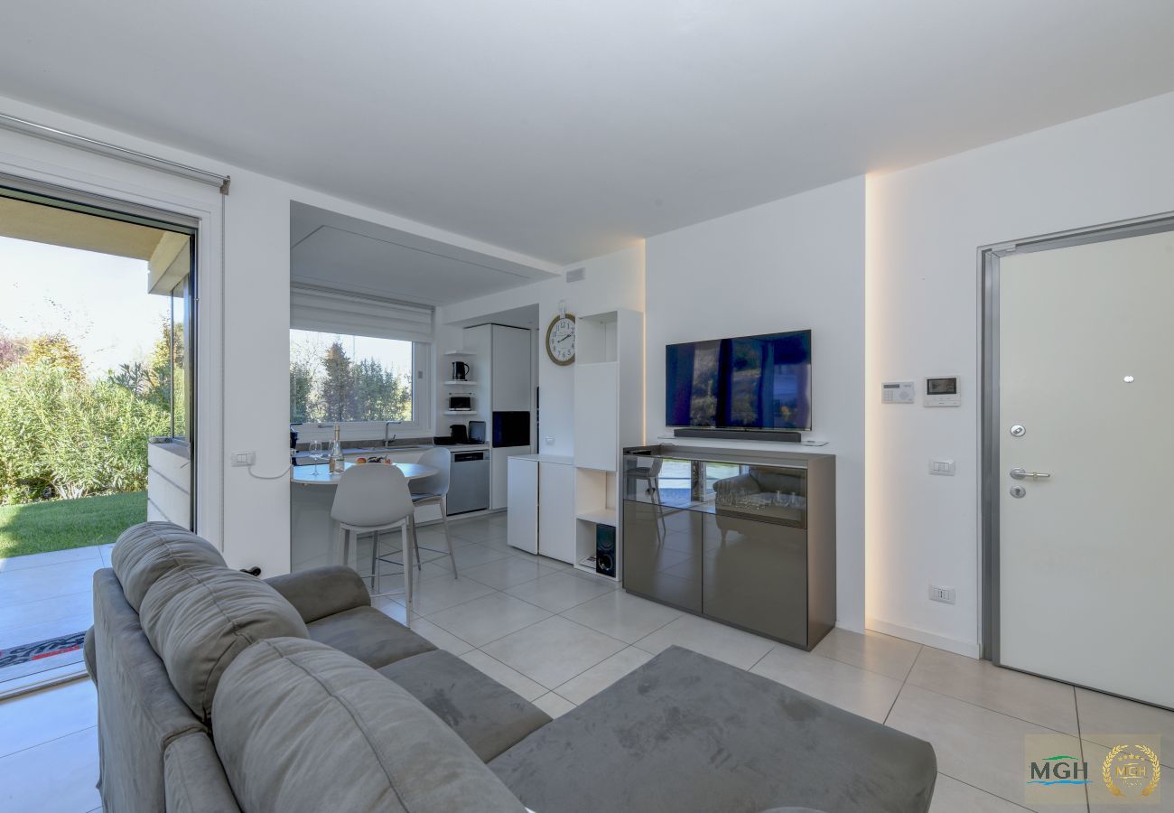 Ferienwohnung in Desenzano del Garda - MGH- Grace Apartment Katya Resort