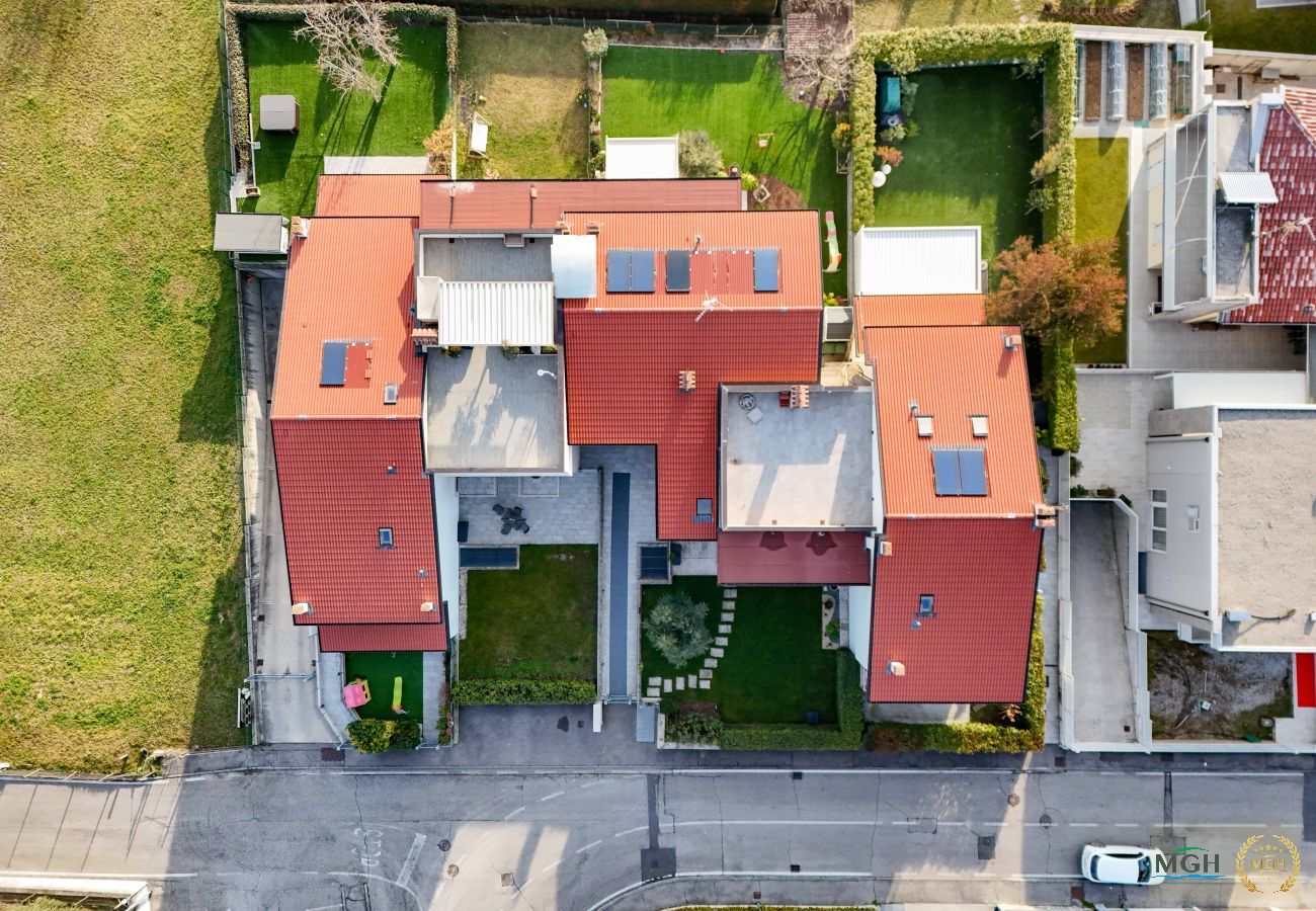 Ferienhaus in Peschiera del Garda - MGH- Dama Family Home Peschiera